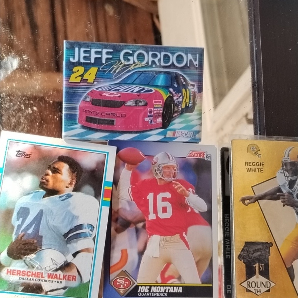 Assorted Sports Trading Cards Collection - Picture 4 of 4